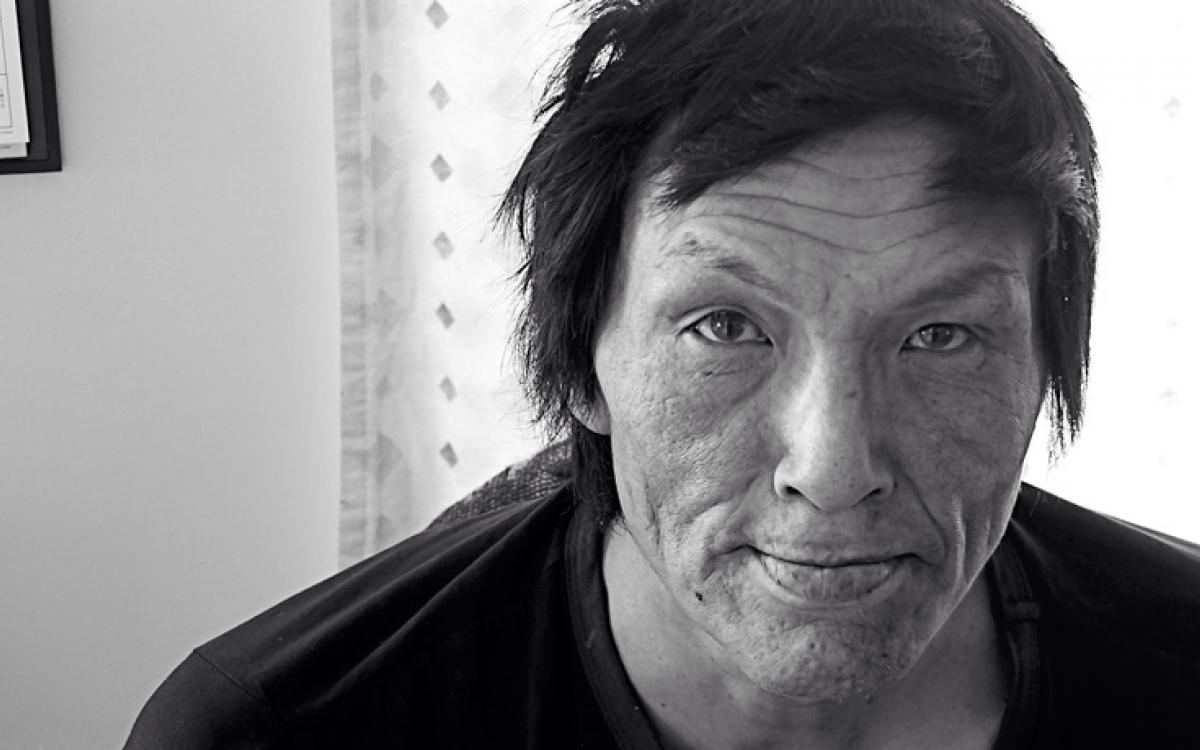 Coral Harbour carver Henry Nakoolak. Photo by Adina Tarralik Duffy