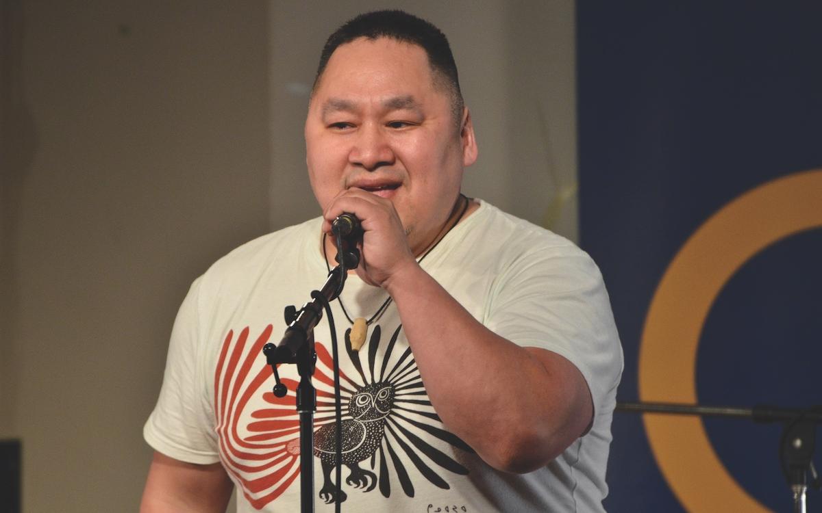 Chesterfield Inlet comedian Peter Autut shares his crack-you-up northern stand-up at Iqaluit’s Inuksuk High School.. 