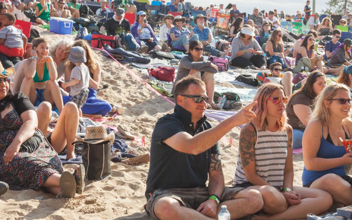Crowd at Folk on the Rocks 2016. Photo by Hannah Eden