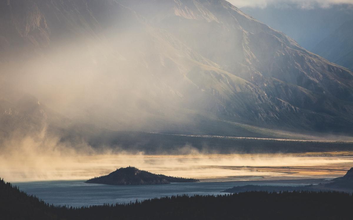 A dust storm rises on what was once the Ä’äy Chù riverbed. 