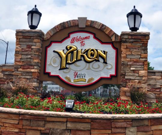 A sign welcoming visitors to Yukon, Oklahoma