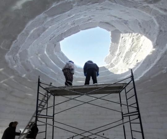 Iqaluit builders make a qaggiq