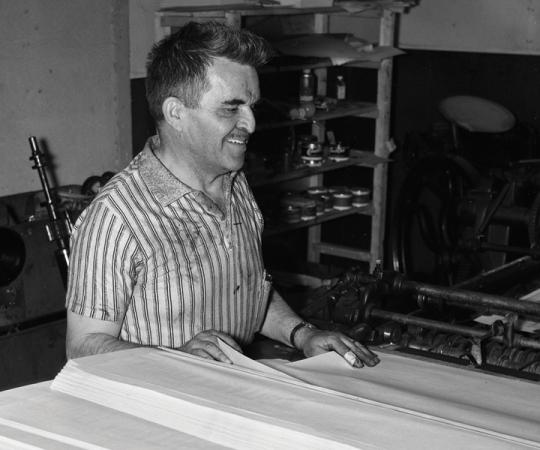 Ted Horton, Yellowknife's newsman-turned-mayor, wasn't about to let the provinces take over the NWT. He fired up his printing press and went to battle. NWT Archives/N-1979-052-6574