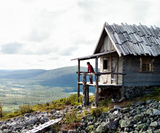 A cabin in Finnish Lapland. Photo by Visit Finland