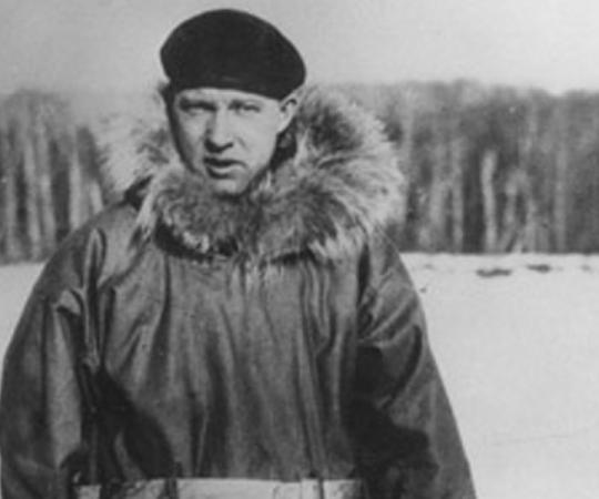 Wop May during the hunt for the Mad Trapper, in 1932. Public Domain